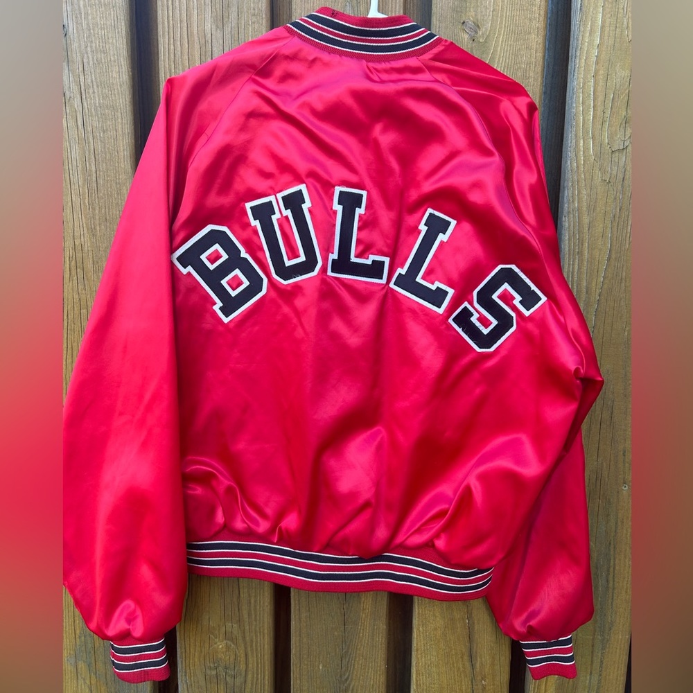 Chicago Bulls Vintage Satin Bomber Jacket